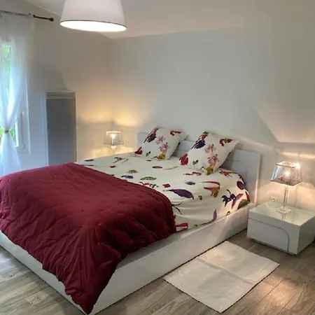 Maison Climatisee Avec Piscine Chauffee Holiday home *